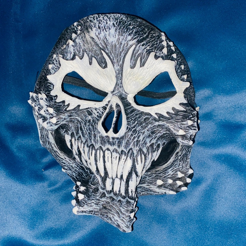 Men’s skull mask